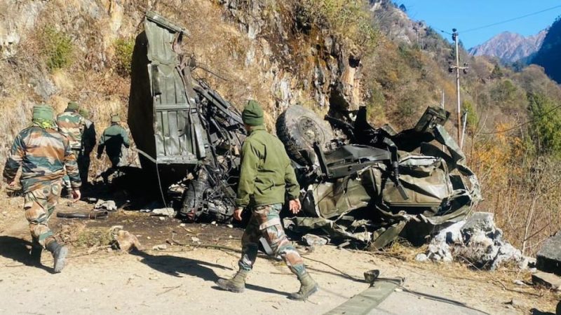 सिक्किम में बड़ा हादसा, खाई में गिरा सेना का ट्रक, 16 जवानों की मौत,,,।