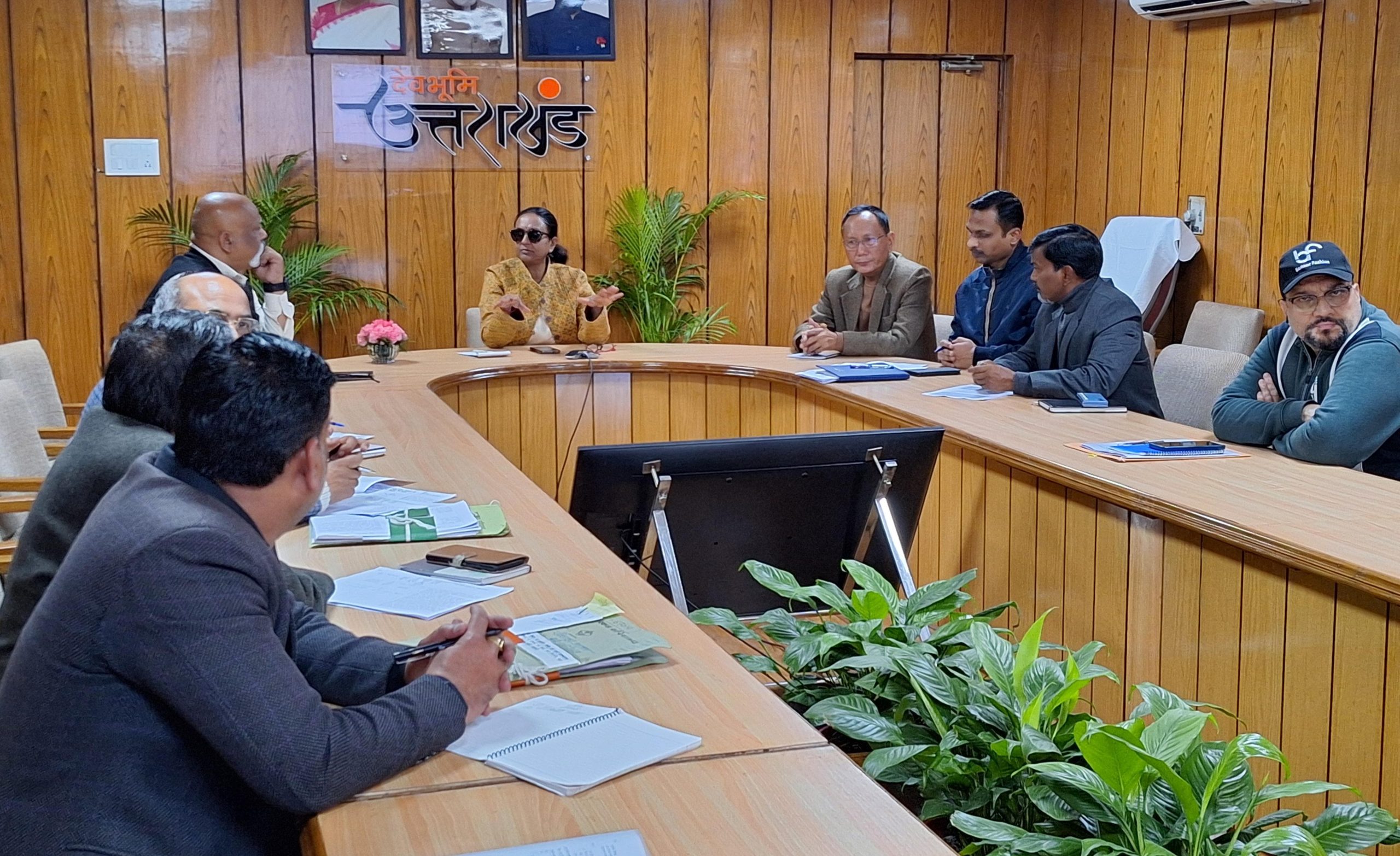 प्रदेश में अनुपयोगी घाटियां एवं जमीनों को चिहिन्त जमीनों को चिन्हित कर कर उनमें मंडुआ, झंगोरा एवं चौलाई के बड़े स्तर पर उत्पादन को बढ़ावा देने के निर्देश,,,।