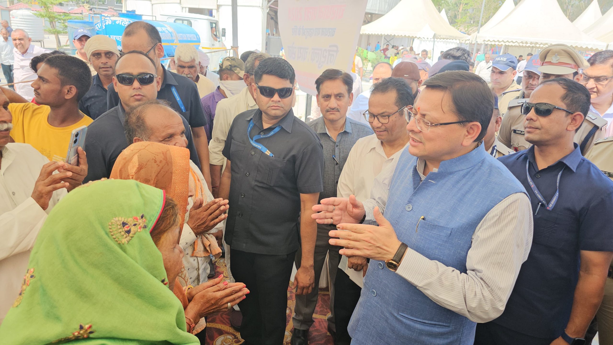 मुख्यमंत्री धामी ने चारधाम यात्रा रजिस्ट्रेशन कार्यालय का किया स्थलीय निरीक्षण, श्रद्धालुओं से लिया व्यवस्थाओं को फीडबैक,,,।