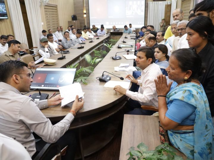 भू-माफियाओं ने की सरकारी नहर क्षतिग्रस्त, डीएम ने बिठाई जांच; कार्यवाही के निर्देश,,,।