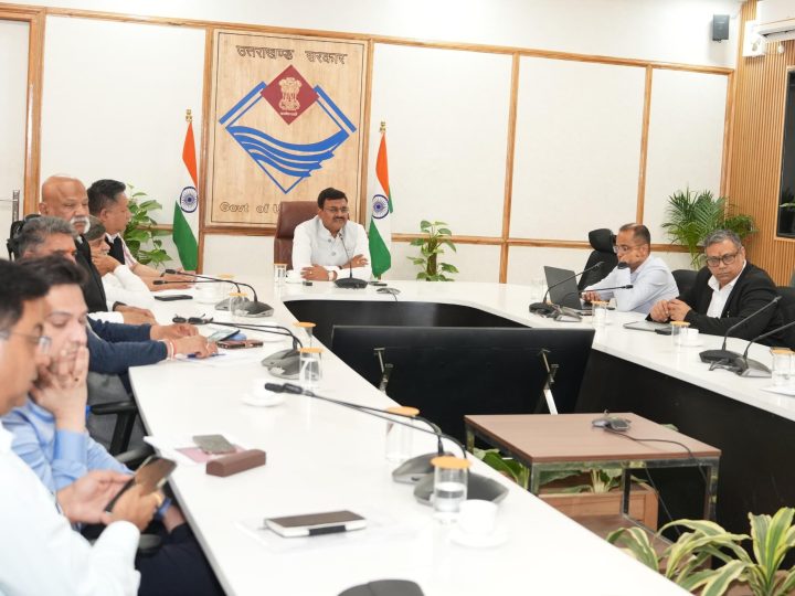 मुख्य सचिव ने सभी जनपदों में एलपीजी गैस वितरण की स्थिति का जायजा लिया,,,।