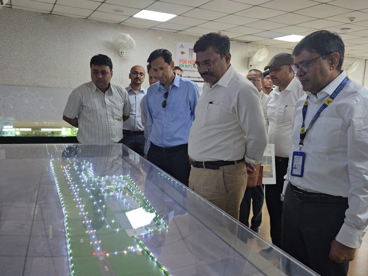 मुख्य सचिव ने पंतनगर एयरपोर्ट विस्तारीकरण का किया स्थलीय निरीक्षण,,,।