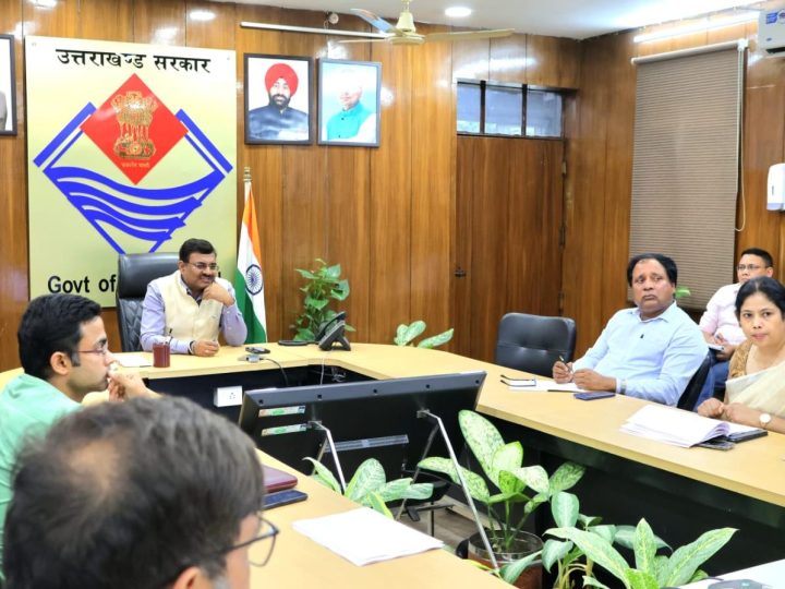 मुख्य सचिव आनन्द बर्द्धन ने जल संरक्षण के लिए गठित स्प्रिंग एंड रिवर रिज्युविनेशन अथॉरिटी (SARRA) द्वारा कराए जा रहे कार्यों की समीक्षा की,,,।