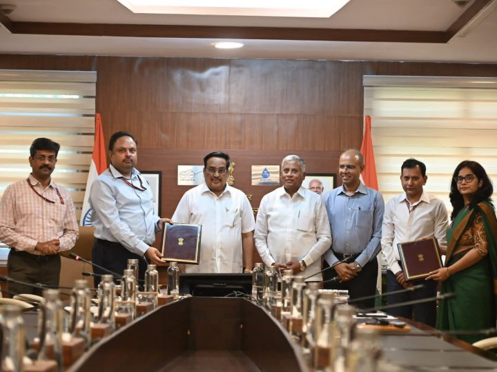 जल जीवन मिशन 2.0 के अन्तर्गत पेयजल एवं स्वच्छता विभाग,राष्ट्रीय जल जीवन मिशन, जल शक्ति मंत्रालय और उत्तराखण्ड सरकार के मध्य एम.ओ.यू पर हस्ताक्षर किये गये,,।